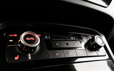 Volkswagen Touareg III, 2011 год, 2 090 000 рублей, 19 фотография