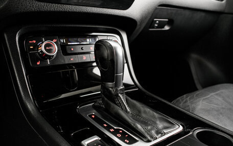 Volkswagen Touareg III, 2011 год, 2 090 000 рублей, 20 фотография