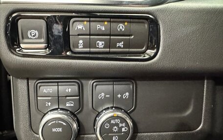 GMC Yukon IV, 2025 год, 17 982 856 рублей, 11 фотография