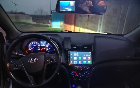 Hyundai Solaris II рестайлинг, 2013 год, 819 000 рублей, 9 фотография