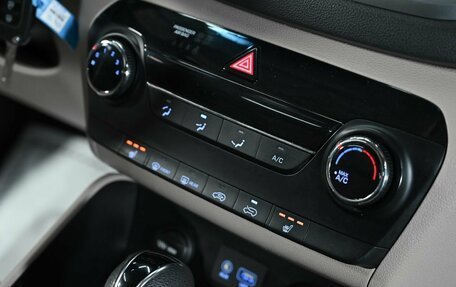 Hyundai Tucson III, 2018 год, 1 895 000 рублей, 13 фотография