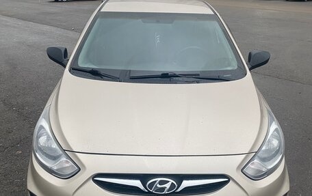 Hyundai Solaris II рестайлинг, 2011 год, 645 000 рублей, 4 фотография