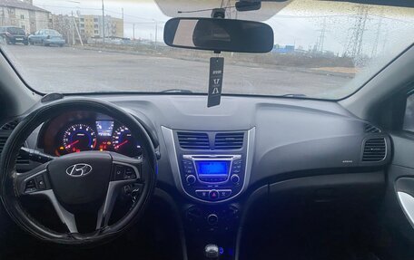 Hyundai Solaris II рестайлинг, 2011 год, 645 000 рублей, 6 фотография