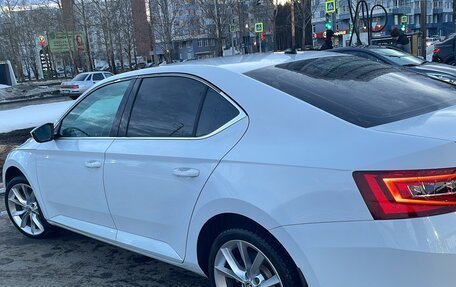 Skoda Superb III рестайлинг, 2019 год, 2 550 000 рублей, 2 фотография