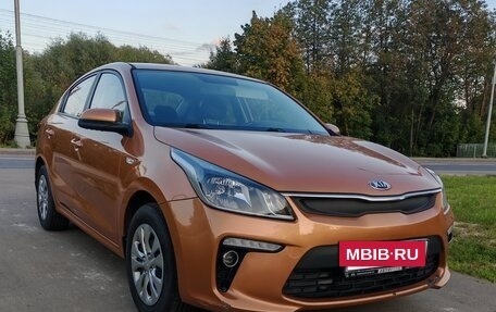 KIA Rio IV, 2017 год, 1 000 000 рублей, 2 фотография