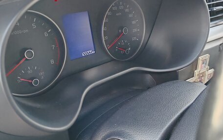 KIA Rio IV, 2017 год, 1 000 000 рублей, 10 фотография