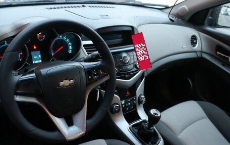 Chevrolet Cruze II, 2010 год, 699 000 рублей, 5 фотография