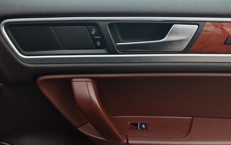 Volkswagen Touareg III, 2012 год, 2 049 000 рублей, 9 фотография