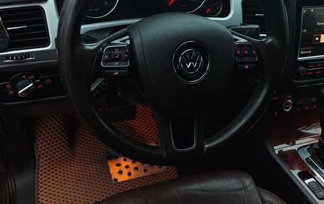 Volkswagen Touareg III, 2012 год, 2 049 000 рублей, 18 фотография