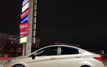 Hyundai Solaris II рестайлинг, 2011 год, 850 000 рублей, 5 фотография