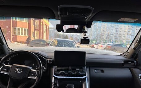 Toyota Land Cruiser, 2022 год, 11 000 000 рублей, 4 фотография