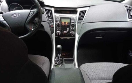 Hyundai Sonata VI, 2011 год, 1 140 000 рублей, 14 фотография