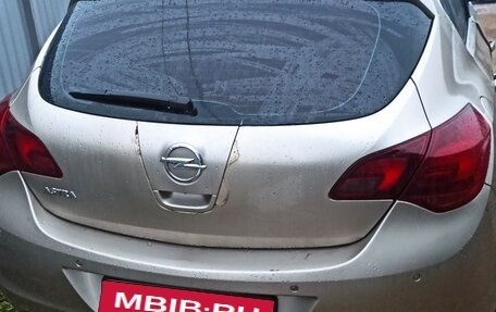 Opel Astra J, 2011 год, 489 000 рублей, 1 фотография