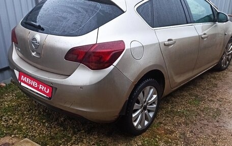 Opel Astra J, 2011 год, 489 000 рублей, 2 фотография