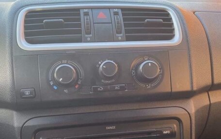 Skoda Fabia II, 2009 год, 380 000 рублей, 4 фотография