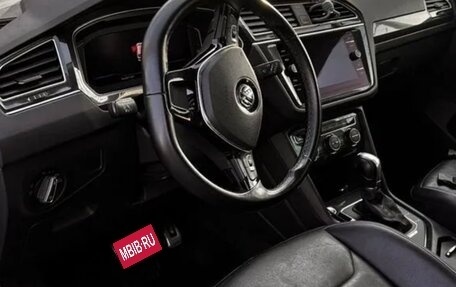 Volkswagen Tiguan II, 2019 год, 3 600 000 рублей, 1 фотография