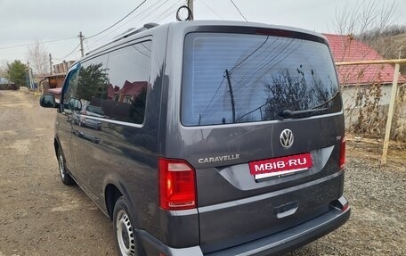 Volkswagen Caravelle T6 рестайлинг, 2016 год, 2 550 000 рублей, 3 фотография