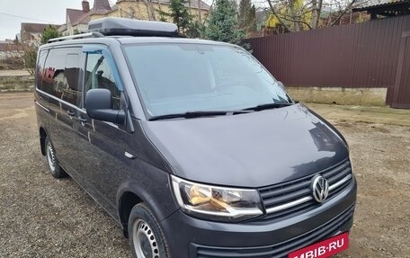 Volkswagen Caravelle T6 рестайлинг, 2016 год, 2 550 000 рублей, 7 фотография