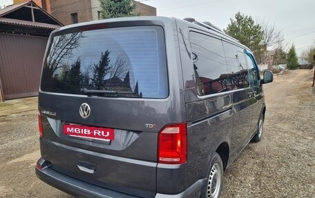 Volkswagen Caravelle T6 рестайлинг, 2016 год, 2 550 000 рублей, 5 фотография