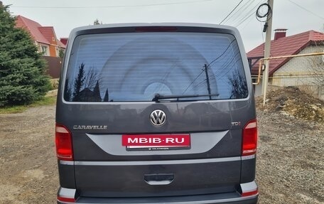 Volkswagen Caravelle T6 рестайлинг, 2016 год, 2 550 000 рублей, 4 фотография