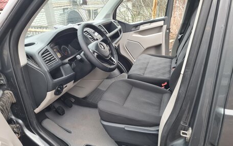 Volkswagen Caravelle T6 рестайлинг, 2016 год, 2 550 000 рублей, 11 фотография