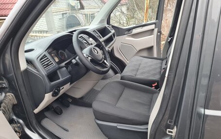 Volkswagen Caravelle T6 рестайлинг, 2016 год, 2 550 000 рублей, 12 фотография