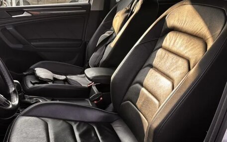 Volkswagen Tiguan II, 2019 год, 3 600 000 рублей, 4 фотография