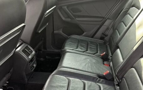 Volkswagen Tiguan II, 2019 год, 3 600 000 рублей, 3 фотография