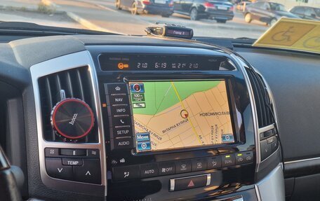 Toyota Land Cruiser 200, 2014 год, 6 500 000 рублей, 8 фотография