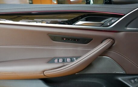 BMW 5 серия, 2022 год, 5 990 000 рублей, 19 фотография