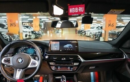 BMW 5 серия, 2022 год, 5 990 000 рублей, 13 фотография