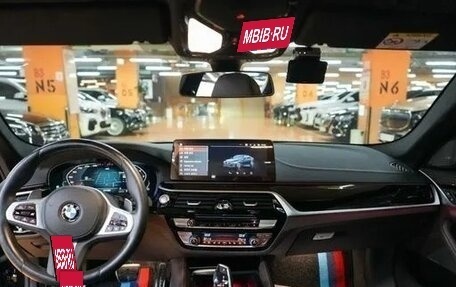 BMW 5 серия, 2022 год, 5 990 000 рублей, 10 фотография