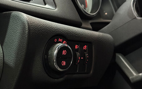 Opel Astra J, 2011 год, 569 000 рублей, 11 фотография