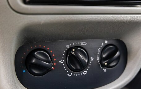 Renault Symbol I, 2005 год, 338 000 рублей, 27 фотография