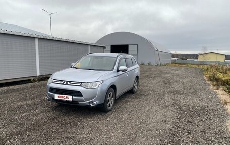 Mitsubishi Outlander III рестайлинг 3, 2012 год, 1 200 000 рублей, 6 фотография