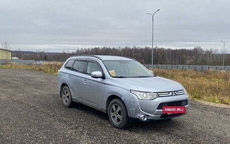 Mitsubishi Outlander III рестайлинг 3, 2012 год, 1 200 000 рублей, 3 фотография
