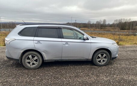 Mitsubishi Outlander III рестайлинг 3, 2012 год, 1 200 000 рублей, 12 фотография