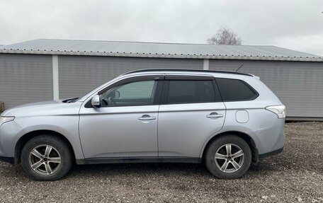 Mitsubishi Outlander III рестайлинг 3, 2012 год, 1 200 000 рублей, 13 фотография