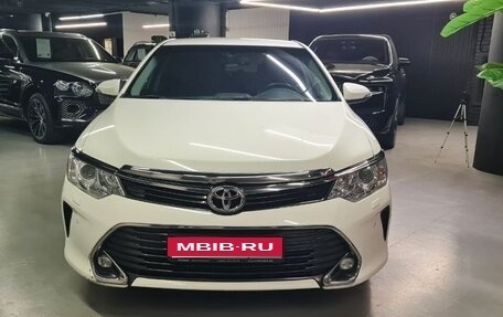 Toyota Camry, 2016 год, 1 900 000 рублей, 1 фотография