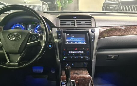 Toyota Camry, 2016 год, 1 900 000 рублей, 9 фотография