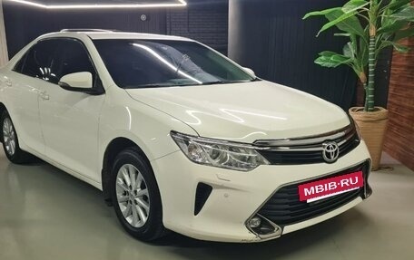 Toyota Camry, 2016 год, 1 900 000 рублей, 3 фотография
