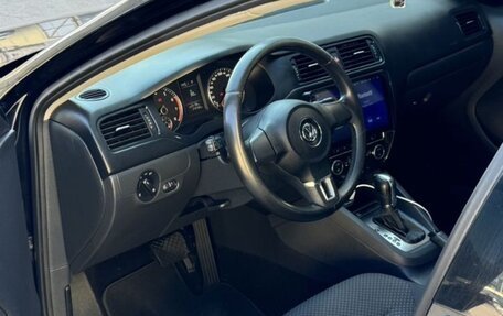 Volkswagen Jetta VI, 2014 год, 999 999 рублей, 2 фотография