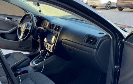 Volkswagen Jetta VI, 2014 год, 999 999 рублей, 3 фотография