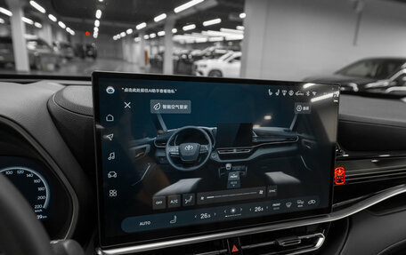 Toyota Highlander, 2025 год, 6 070 000 рублей, 21 фотография