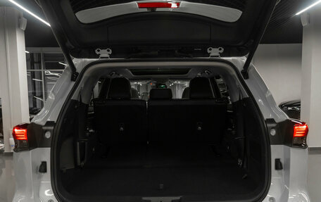 Toyota Highlander, 2025 год, 6 070 000 рублей, 27 фотография