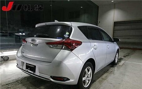Toyota Auris II, 2016 год, 990 000 рублей, 3 фотография