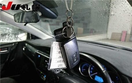 Toyota Auris II, 2016 год, 990 000 рублей, 11 фотография