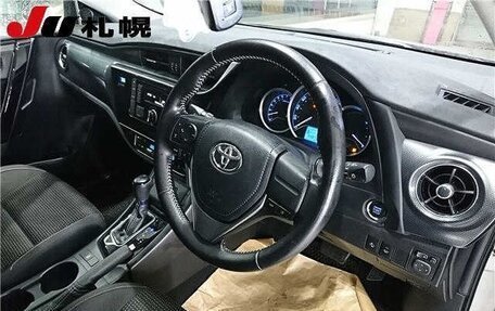 Toyota Auris II, 2016 год, 990 000 рублей, 4 фотография