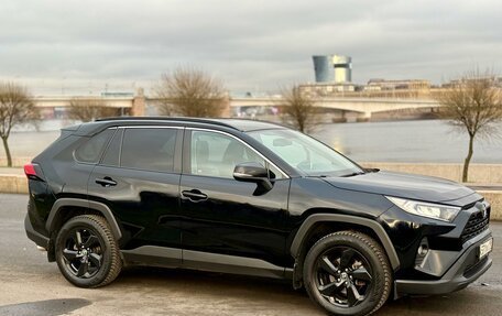 Toyota RAV4, 2021 год, 3 190 000 рублей, 2 фотография