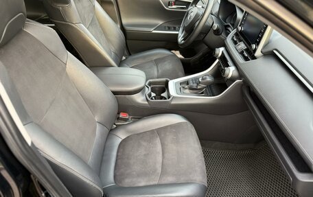 Toyota RAV4, 2021 год, 3 190 000 рублей, 13 фотография